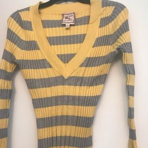 Ladies sweater size large